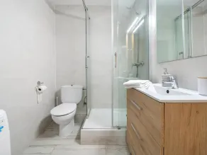 AT072 Beachfront apartment - Image 2