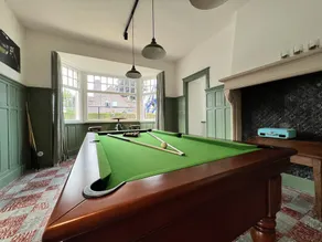 Beautifully renovated home with 5 large bedrooms and 4 bathrooms - Image 4