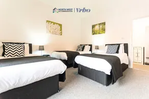 Fully furnished 2 Bedroom House in Bolton – Contractors Welcome - Image 2