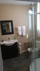 GN centrale. Miglior valore! 1 Bedrm Suite - Soggiorno e cucina. Vicino al centro. - Image 4