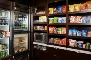 3 Comfortable Units With Swimming Pool and Free Parking, Bring Your Pets! - Image 4