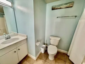 Beachfront low floor condo w/same level parking -Great location - amazing pool - Image 2