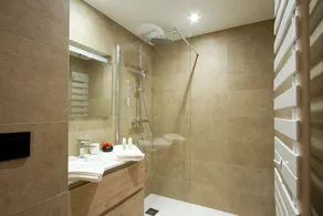 Appartement ski aux pieds - Capacité à confirmer - Image 3
