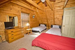 Log Cabin Feriehus på 62 private træbevoksede acres - Image 5