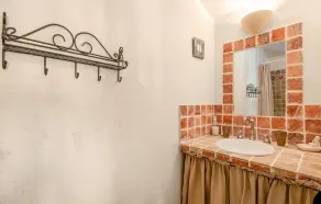 Belle Maison À Lacoste - Image 3