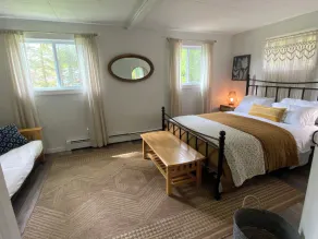 Magical Waterfront Cottage! Pet friendly! - Image 5