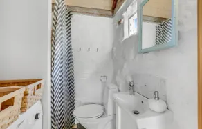 1 Bedroom Awesome Home In Svaneke - Image 3