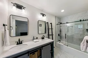 11 Beds, Walk to Pool and Hot Tub, Game Room - Image 4