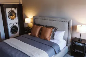 Spacious, Private, & Modern Apartment with King Bed in middle of town. - Image 5