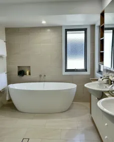 Luxury Beachside Home with pool - Pet Friendly, School Holiday Discounts - Image 3