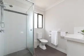 Smart Suites Self Check-in Apartments - S Stockport - Image 2