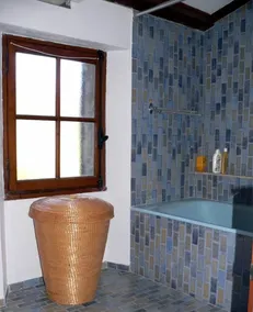In the heart of a natural park, provencal house with garden and terrace. - Image 3