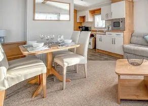 2 bedroom accommodation in Newbridge, Nr Yarmouth - Image 5