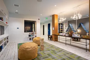 Luxurious Residence 1345 sqft. 2 bed, 2 bath in Private Lakefront Community - Image 5