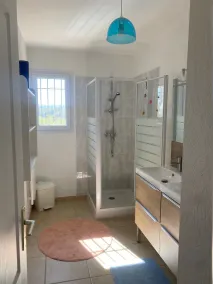 Pragtfuld villa med pool til 8 personer - Image 3