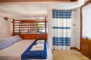 Fishermans Cottage: Private pool, a/c, near beach - Image 4