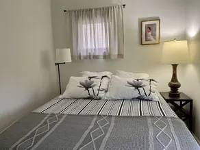 Relax on Lake Erie at our charming 2-bedroom cottage - Image 3