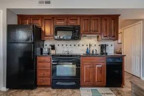 Lakefront Condo - Couples Retreat - Image 5