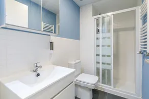 AYZ Villegas - Auto check-in property - Image 4