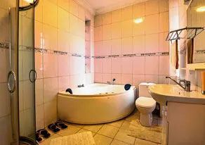 MANI HOMES - Image 4