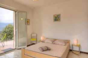 95m², 3 chambres linge inclus, calme, terrasse panoramique, 25km Ajaccio - Image 3