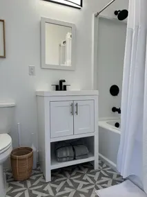 Four Eleven Suites a Vintage Renovation in Downtown Vinton - Image 3