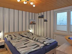 Quaint Holiday Home in Güntersberge near Lake - Image 3