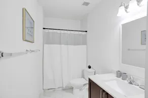 Renzzi Wynwood Apartments - Image 2