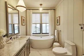 Ultimate Boathouse Entertaining, New 6 bdrm, 8 bath Cottage/Boathouse! Hot tub! - Image 4