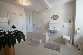 Apartamento 'Im Hofratshaus' com vista para a montanha, terraço partilhado e acesso Wi-Fi - Image 3