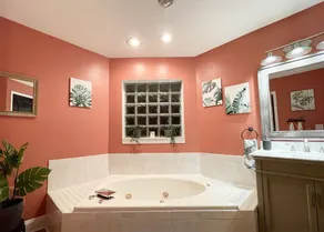 Stylish Family Retreat with Heated Pool, Bikes & More Near Parks & Beaches - Image 3