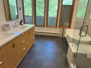 New Renovation 4 Bed - Walk to Gondola - Mountain Views - Ski Locker Included - Image 5