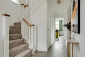 Stylish 4-BR House with 3 Ensuite & Free Parking - Image 2