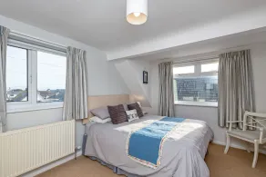 Superb family getaway, sleeps 8, pet friendly, south facing garden near beaches - Image 4