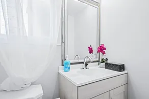 Peaceful - 4 bdrm home with fast WIFI free parking - Image 5