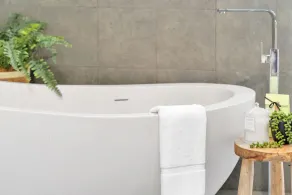 Queenberry Cottage - Jacuzzi, Village Location & 10 Mins To Beach - Image 3