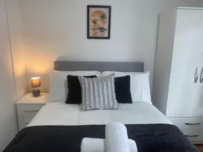 Birmingham - 4BR - Sleeps 9 - Parking - Garden - Image 5