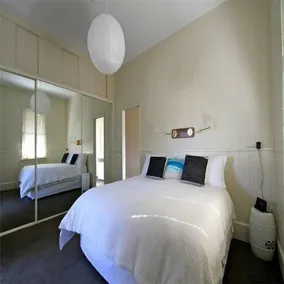 Braddon House - The Gracious Lady - Image 4