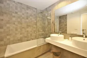 Appartement luxueux avec piscine à débordement, Centre-ville, à quelques pas de la plage et bars - Image 3