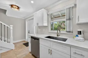 Stunning Luxury villa Sandpiper across the street from the beach! - Image 2