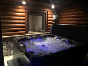 HOT TUB! Firepit, trail, gazebo, kayaks, PONDS! Hill for your snow sleights! - Image 2