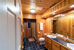 Magnificent 5 bedroom retreat home with beautiful sand beach on Whitefish Lake - Image 3