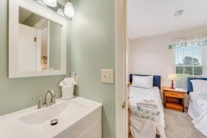 Cette belle 3 chambres / 2. 5 Bath End-Unit Townhome peut accueillir 8 personnes et accepte les chiens! - Image 5