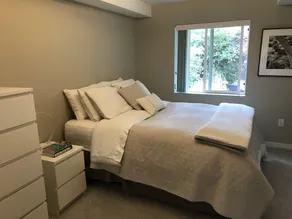 Chic modern and quiet Marina 1-bdrm apartment - Image 3