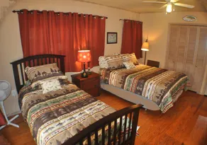 Sherwood Pines Inn -Spacious 2-bedroom at Texoma sleeps up to 8! - Image 4