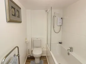 GLEED COTTAGE, pet friendly, character holiday cottage in Cheltenham - Image 4