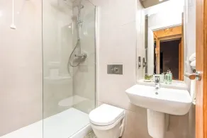 Host & Stay - Feversham House - Image 2