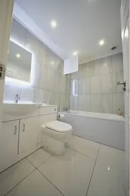 HEATHROW AIRPORT apartments-FREE parking-Free underground to and from Heathrow-30 min central London - Image 2