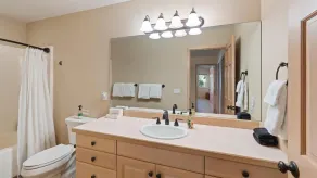 Lakefront Property- Newly Updated Four Bedroom House, Sleeps 10 - Image 5
