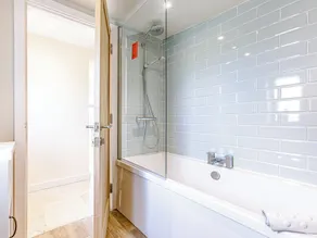 In this stunning cottage, the serene country life of Cotswold awaits you. - Image 3